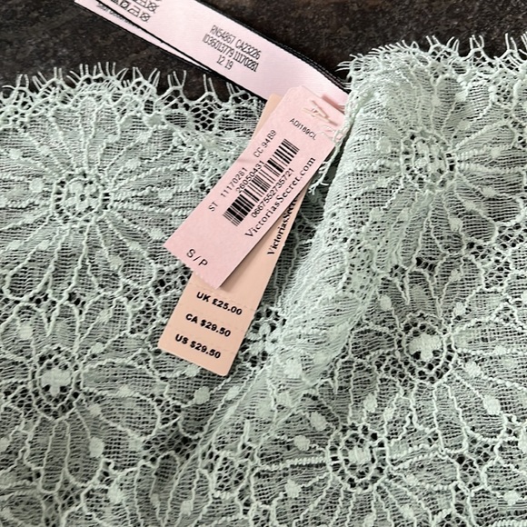 BNWT Victoria’s Secret high waist lace thong sz S - Picture 3 of 4